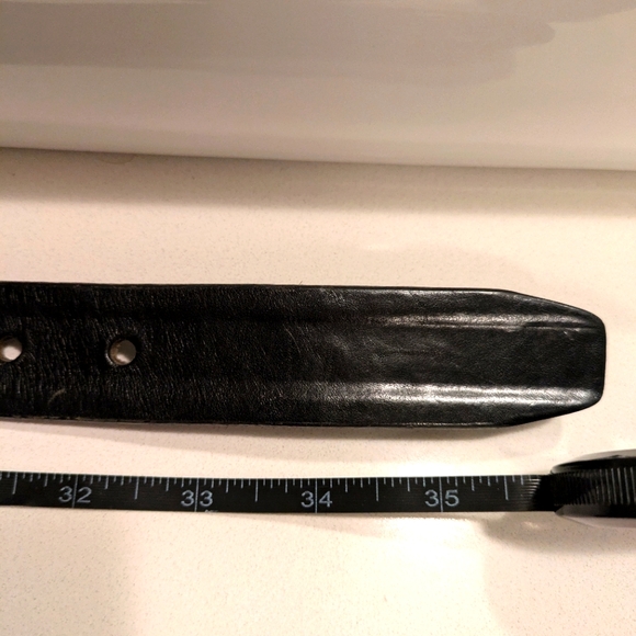 Kenneth Cole leather belt - Picture 3 of 4